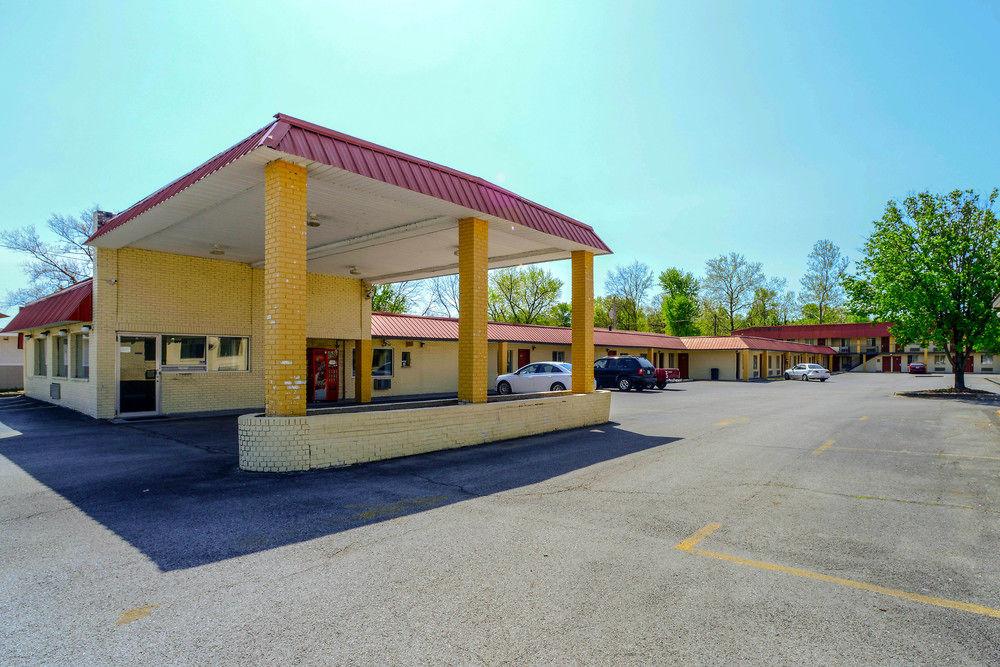 Econo Lodge Inn & Suites Carbondale Exteriör bild