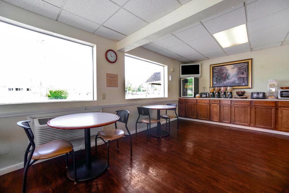 Econo Lodge Inn & Suites Carbondale Exteriör bild