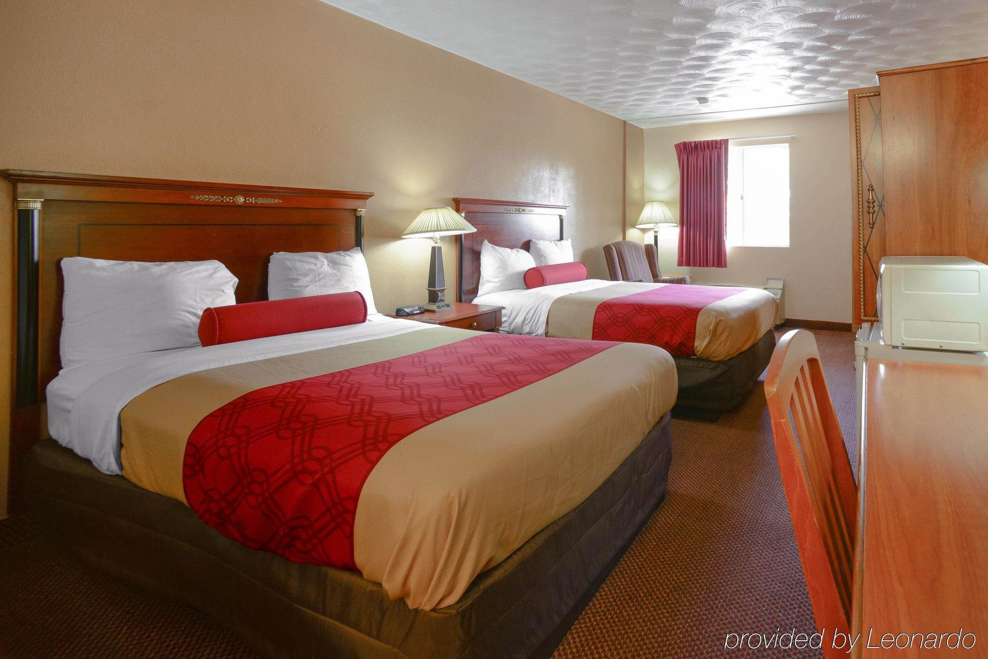Econo Lodge Inn & Suites Carbondale Exteriör bild