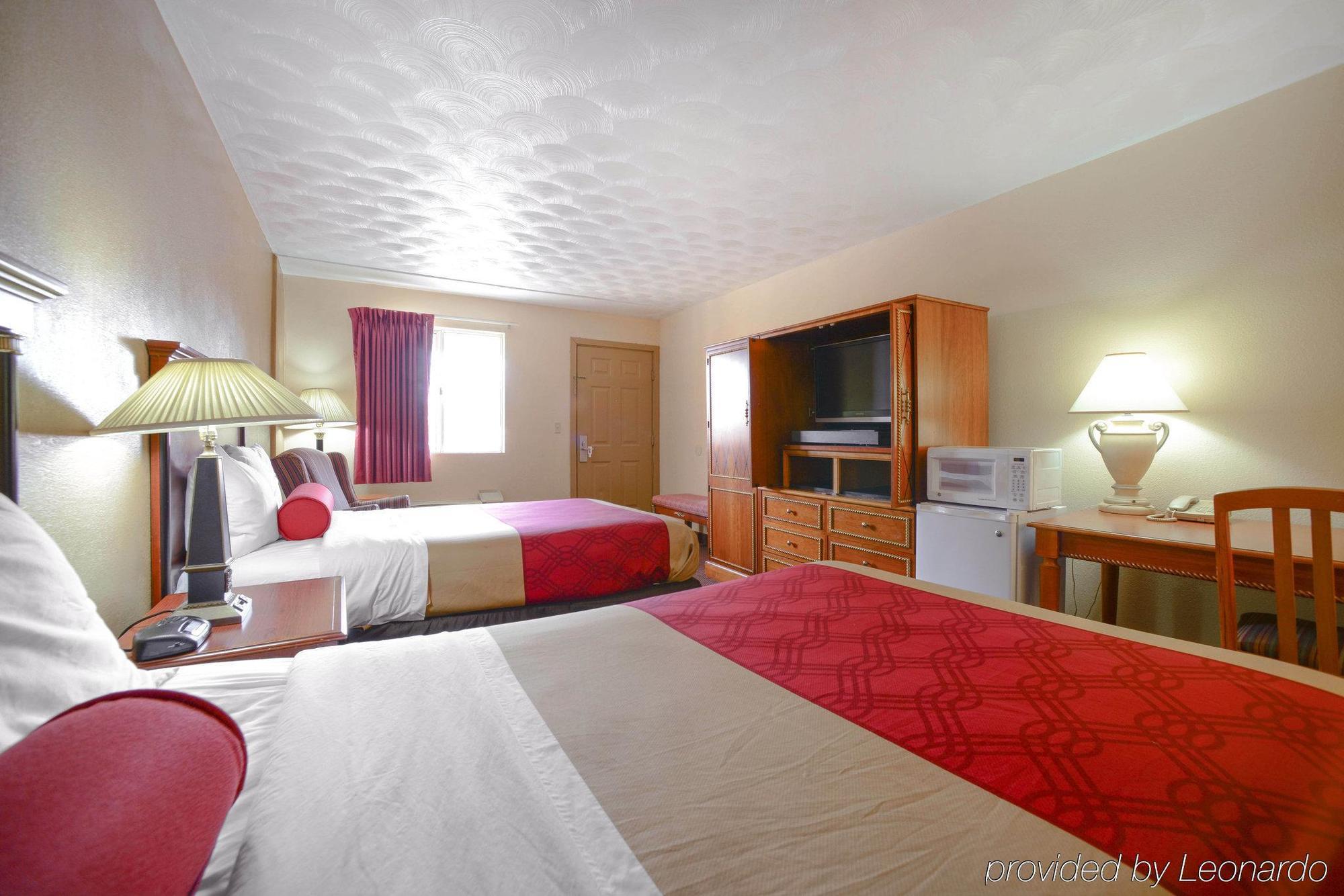 Econo Lodge Inn & Suites Carbondale Exteriör bild