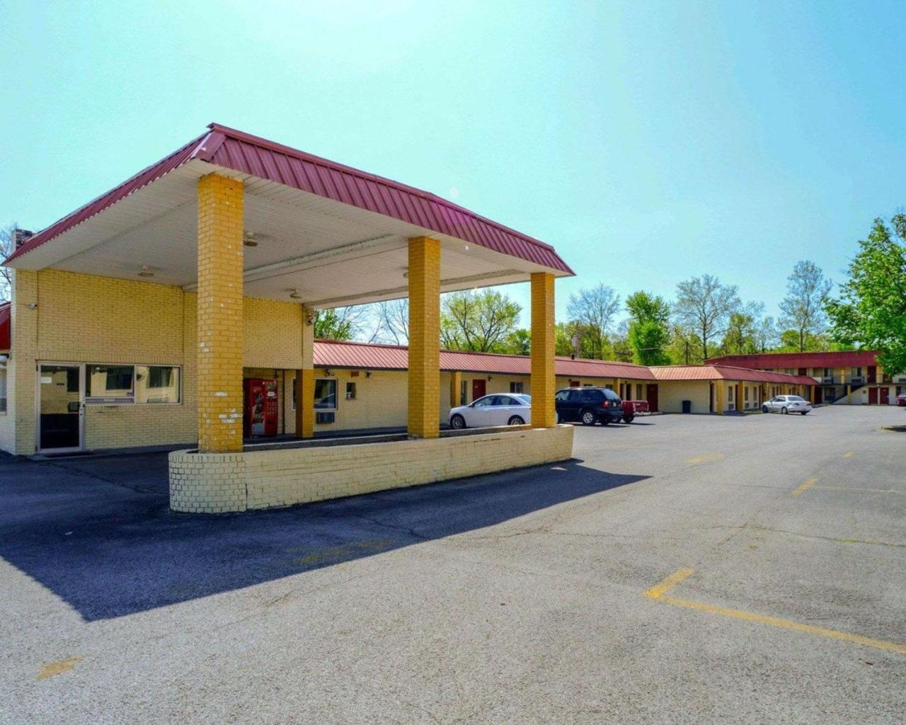 Econo Lodge Inn & Suites Carbondale Exteriör bild