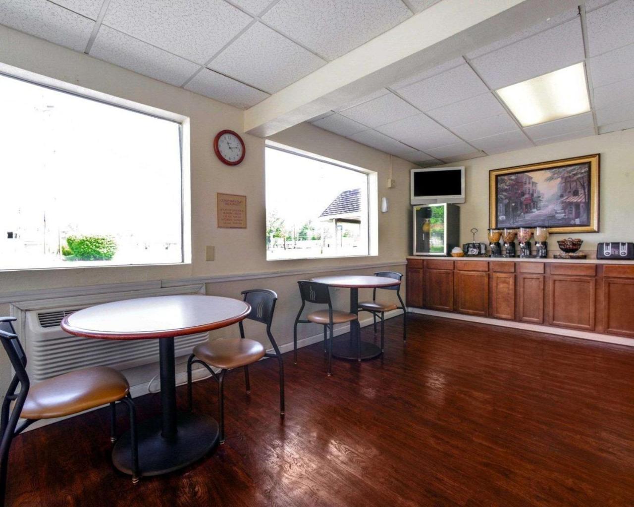 Econo Lodge Inn & Suites Carbondale Exteriör bild