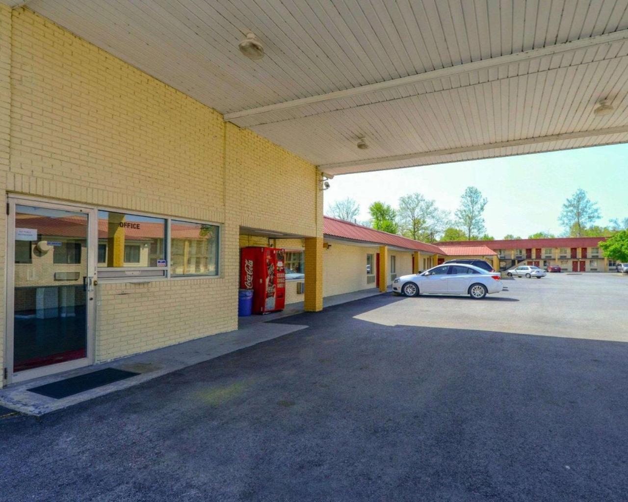 Econo Lodge Inn & Suites Carbondale Exteriör bild