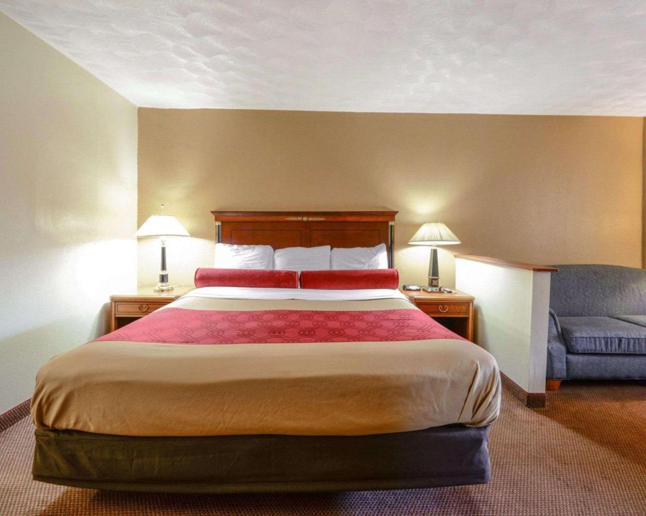Econo Lodge Inn & Suites Carbondale Exteriör bild